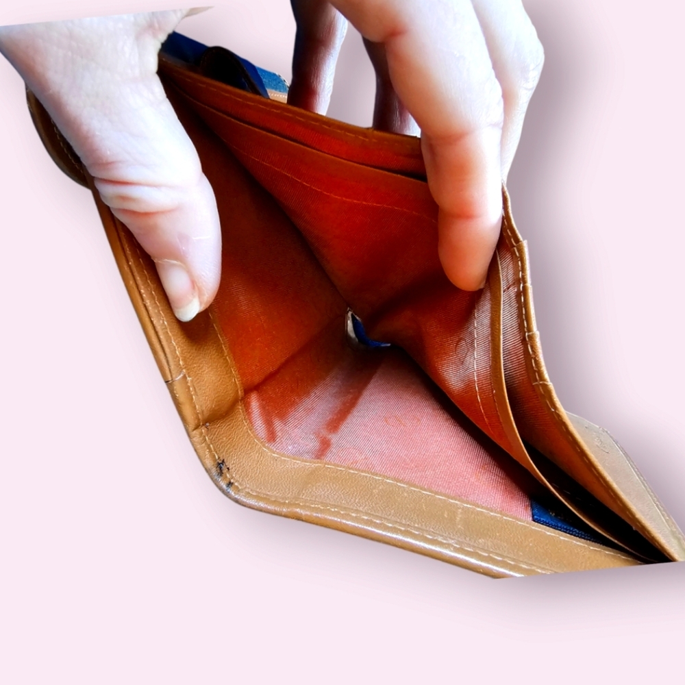 DIOR VINTAGE LEATHER BIFOLD WALLET - Picture 6 of 6
